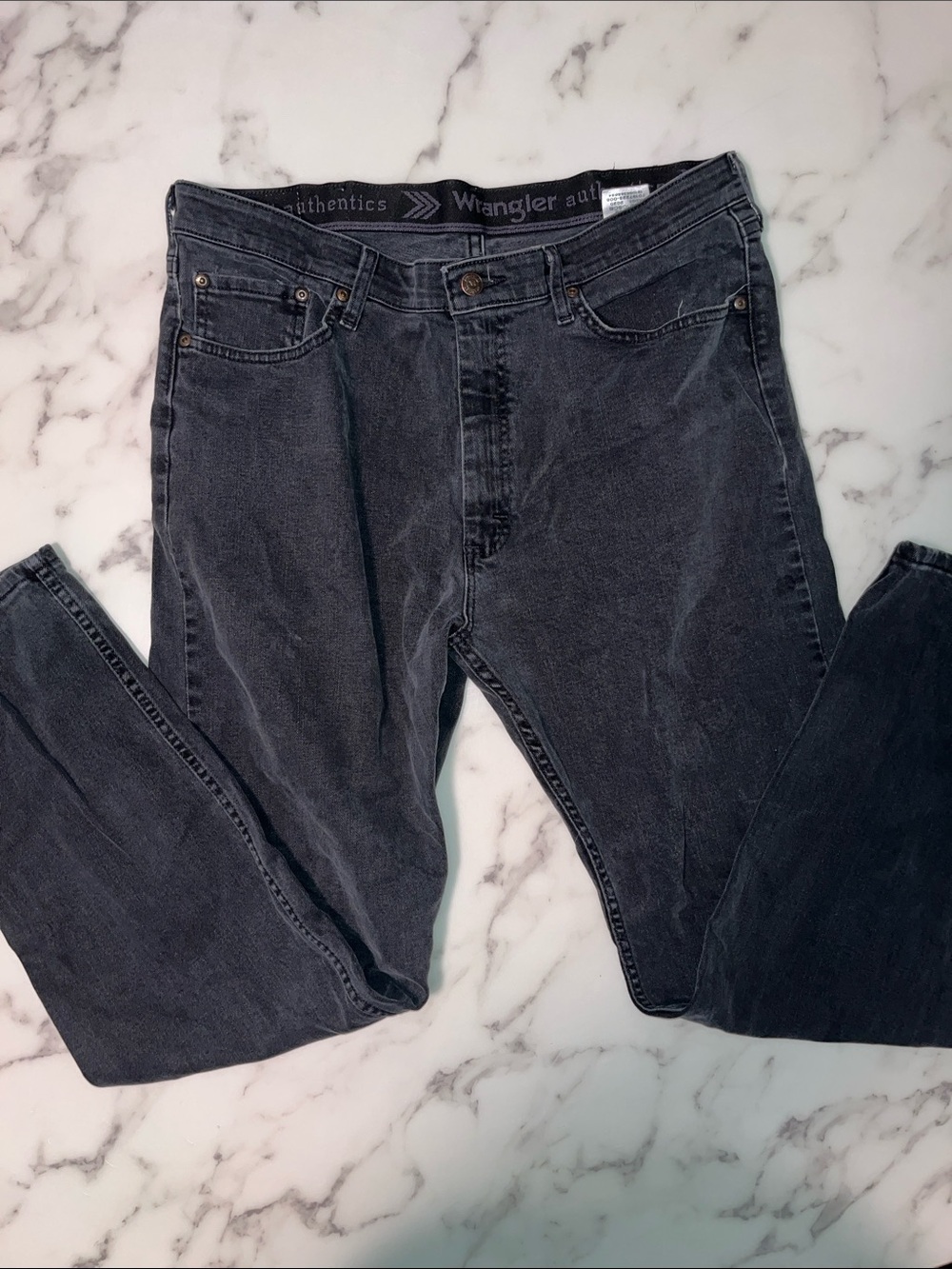 Men’s Wrangler Black Jeans 36 32